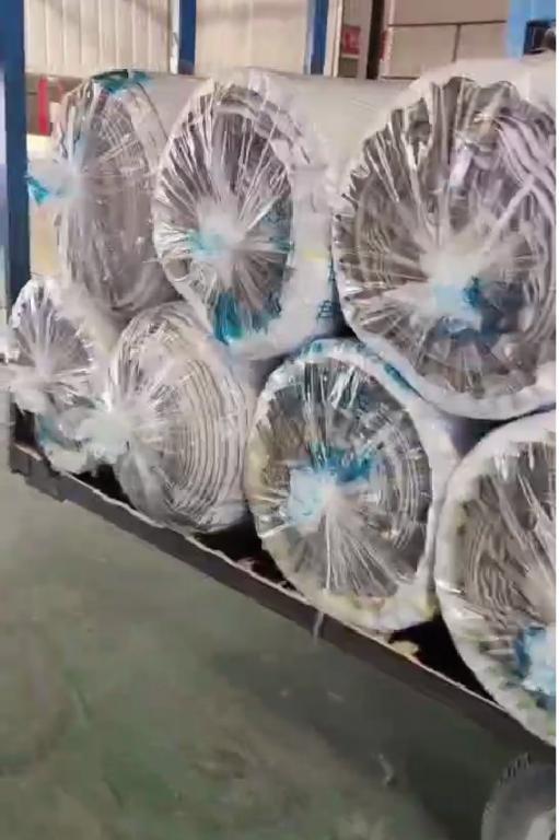 钢结构金属屋面使用的玻璃棉卷毡