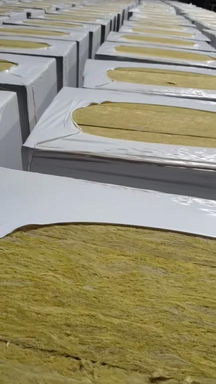 憎水岩棉板憎水性强用于外墙保温易于施工
