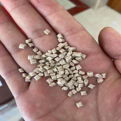 小麦秸秆改性TPU手机护套注塑材料