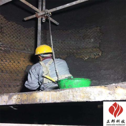 除塵器龜甲網(wǎng)防磨膠泥施工場(chǎng)景圖