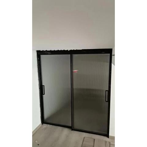 推拉门