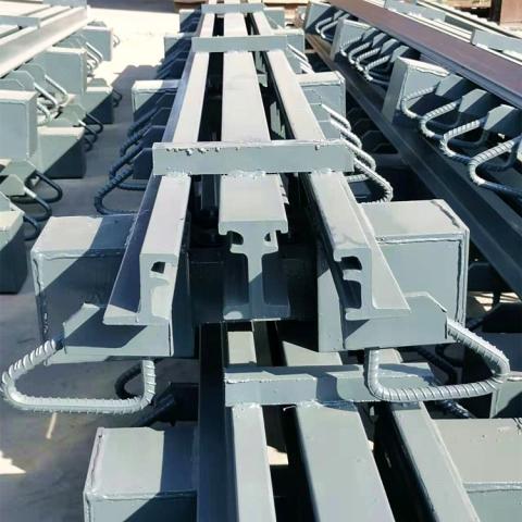 E80型模数式桥梁伸缩缝带有橡胶止水条
