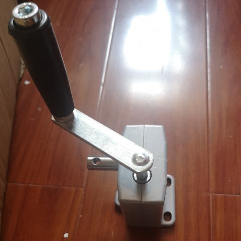 手搖開窗器