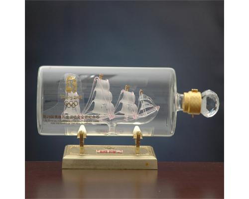 高硼硅玻璃酒瓶内套帆船形工艺瓶