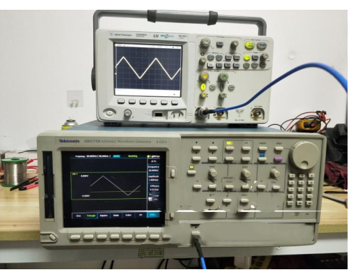 AWG5204 任意波形发生器