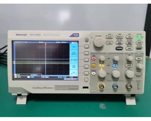 TBS1202B 示波器带宽200MHz