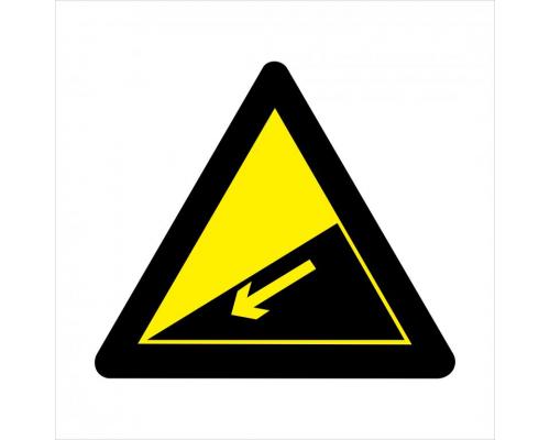 陡坡减速慢行警示标志牌