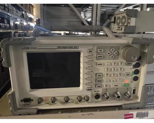 IFR4000 2975无线电综合测试仪