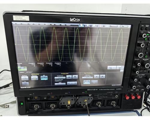  SDA813Zi-A 示波器