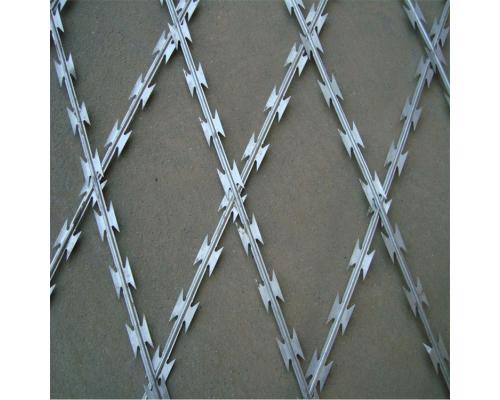 刀片刺绳铁路防护刺绳不锈钢刀片刺网