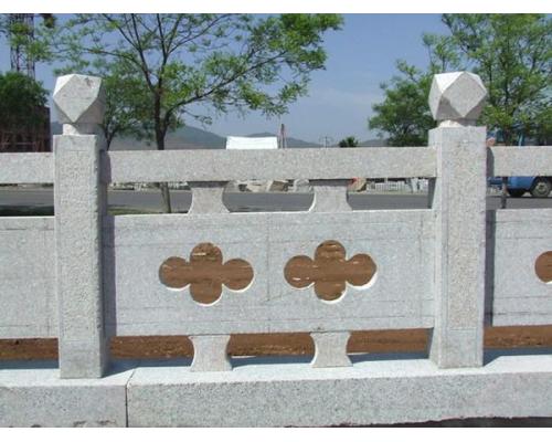 青石栏杆