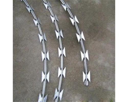 蛇腹型刀片刺绳防护刀片刺网专用防护网