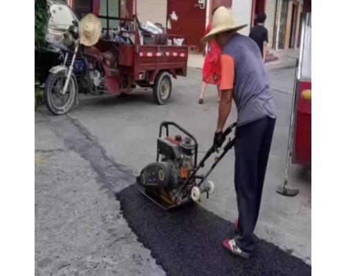 沥青冷补料施工介绍及应用范围