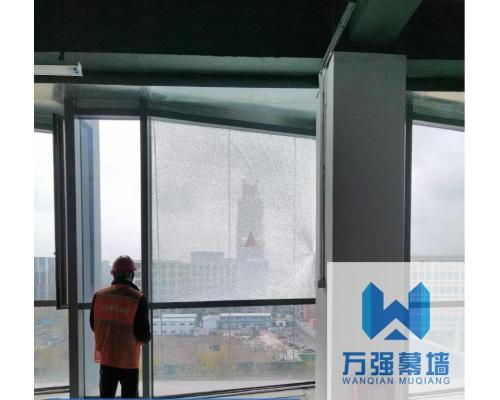 大厦幕墙玻璃打胶补漏服务