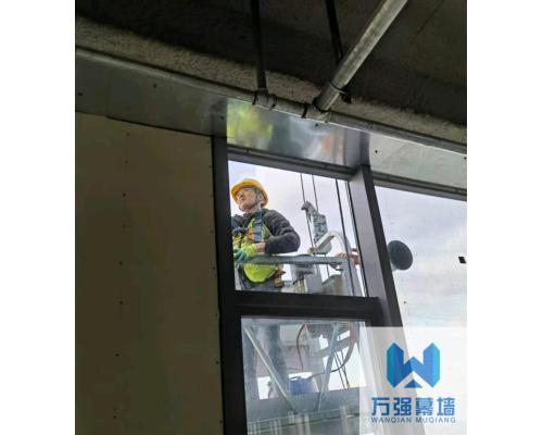 萬強幕墻玻璃更換安裝施工