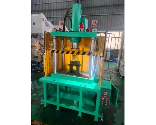 四柱油壓數(shù)控壓裝機(jī)