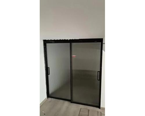 推拉门