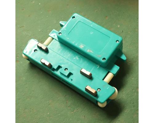 三极四极受电器