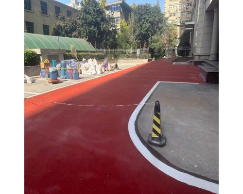 坡道彩色聚合物路面预算